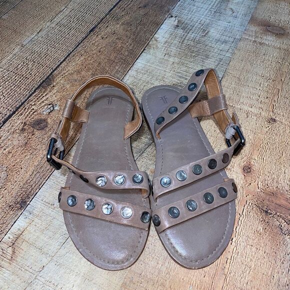 Frye Women's Morgan Hammered Stud Sandal
Size 6.5 - Picture 5 of 12
